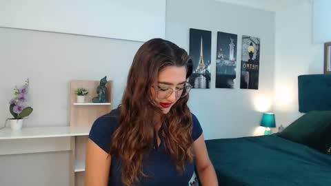 Snapshot of venus_steffen chatting on 16, 10, 2025 Mia online show from 16, 10, 2025