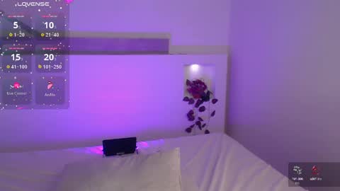 Venus Evans online show from 1, 2, 2025