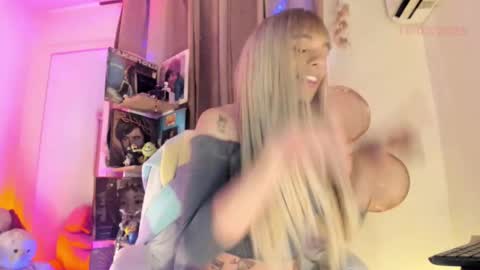 Snapshot of venuslusty chatting on 16, 2, 2025 Venus online show from 16, 2, 2025