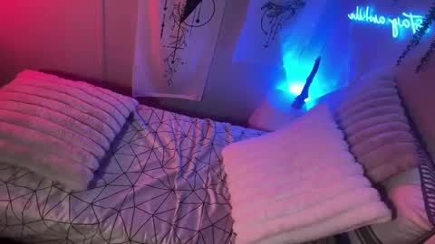 Vera Quinn online show from 10, 10, 2025