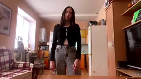 Lily online show from 23, 4, 2026