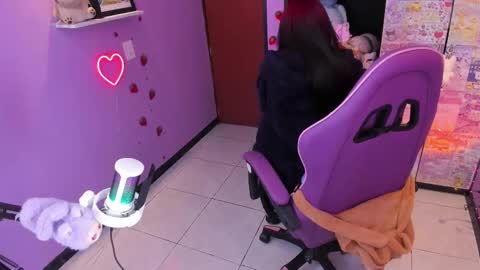     online show from 13, 10, 2025