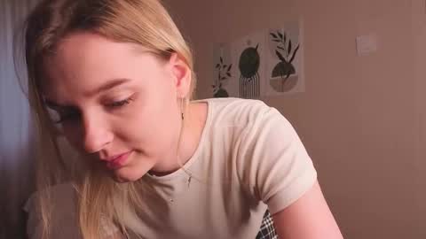 Snapshot of verocat chatting on 22, 9, 2025 Veronica online show from 22, 9, 2025