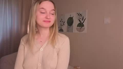 Snapshot of verocat chatting on 24, 9, 2025 Veronica online show from 24, 9, 2025