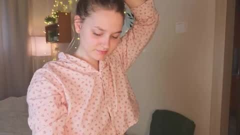 Snapshot of verocat chatting on 9, 10, 2025 Veronica online show from 9, 10, 2025