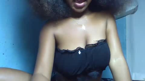 Snapshot of verolla31 chatting on 8, 3, 2025 verolla31 online show from 8, 3, 2025