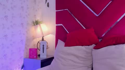 Veronica Olson online show from 21, 9, 2025