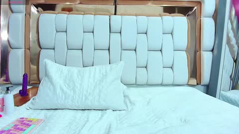 Veronica online show from 2, 2, 2025