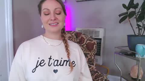 Veronica Weston online show from 9, 3, 2025