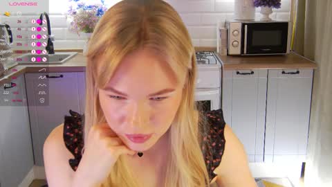 Snapshot of veronikamitchel chatting on 27, 10, 2025 Veronika online show from 27, 10, 2025
