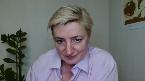 Snapshot of verony_ chatting on 6, 3, 2025 verony_ online show from 6, 3, 2025