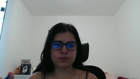 Snapshot of veruca99 chatting on 3, 11, 2025 veruca99 online show from 3, 11, 2025