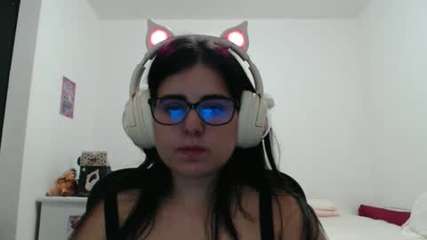 Snapshot of veruca99 chatting on 18, 11, 2025 veruca99 online show from 18, 11, 2025