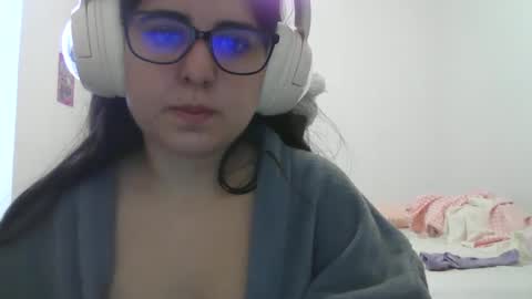 Snapshot of veruca99 chatting on 27, 11, 2025 veruca99 online show from 27, 11, 2025