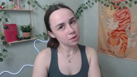 veryveryvery_shy online show from 16, 4, 2026