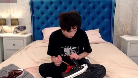 Via online show from 25, 10, 2025