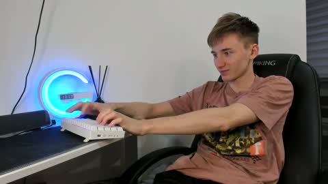 vibemygirl online show from 5, 12, 2024