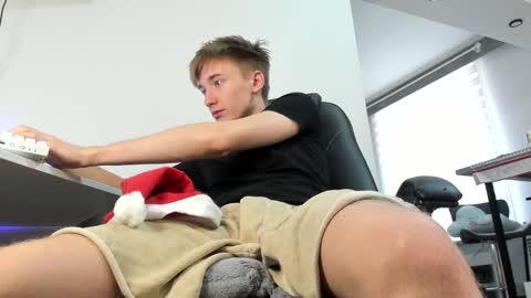 vibemygirl online show from 1, 1, 2025