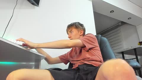 vibemygirl online show from 8, 2, 2025