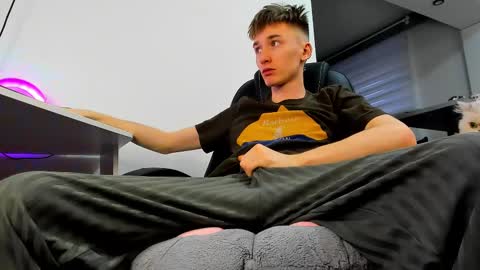 vibemygirl online show from 20, 2, 2025