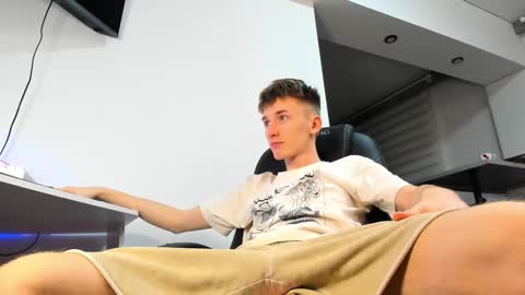 vibemygirl online show from 25, 2, 2025