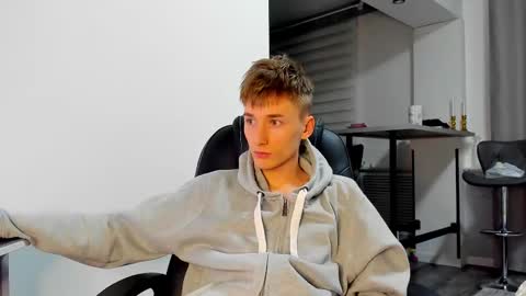 vibemygirl online show from 5, 3, 2025