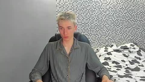 vibemygirl online show from 16, 9, 2025