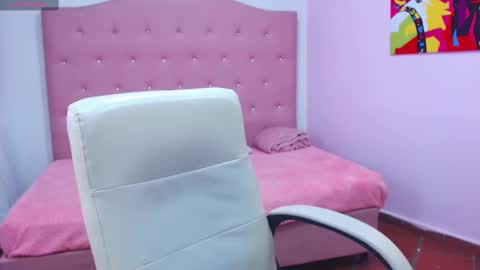 nahomy online show from 1, 2, 2025