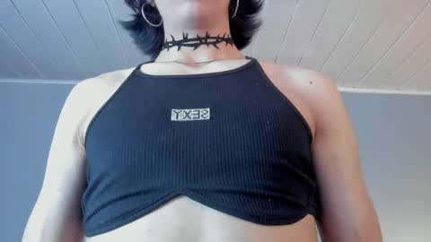 Snapshot of vicky_fant4sy chatting on 6, 5, 2026 Vicky online show from 6, 5, 2026