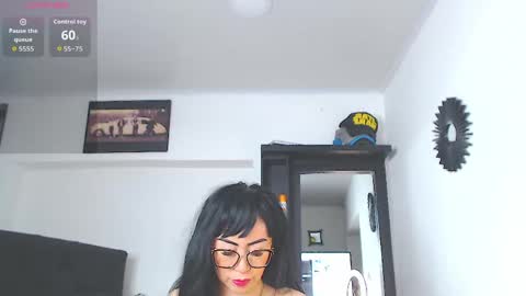 Snapshot of vicky_hotmilf chatting on 23, 4, 2026 Vicky online show from 23, 4, 2026