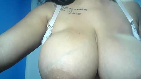 Snapshot of vickyblush8 chatting on 4, 11, 2025 vickyblush8 online show from 4, 11, 2025