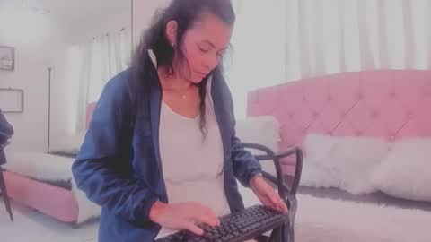 Victoria  grey  online show from 15, 3, 2026