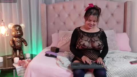 victoria_cherry_ online show from 24, 11, 2025