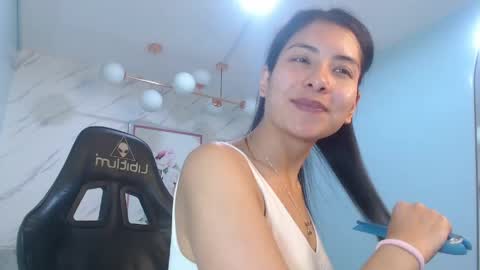 Snapshot of victoria_hernandez_t chatting on 16, 5, 2026 Victoria online show from 16, 5, 2026