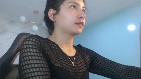 Snapshot of victoria_hernandez_t chatting on 1, 6, 2026 Victoria online show from 1, 6, 2026