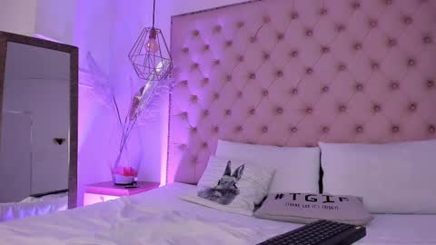 Snapshot of victoria_kitt chatting on 24, 2, 2025 victoria_kitt online show from 24, 2, 2025