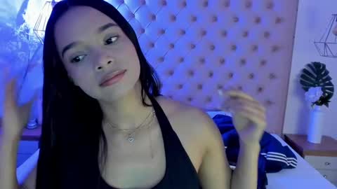 Snapshot of victoria_kitt chatting on 18, 9, 2025 victoria_kitt online show from 18, 9, 2025