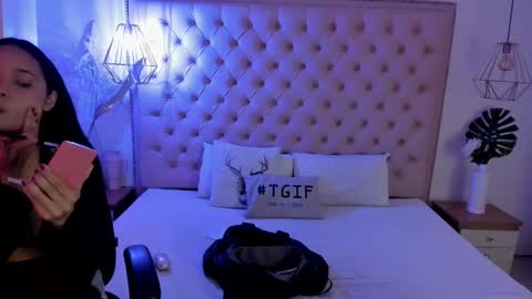 Snapshot of victoria_kitt chatting on 3, 10, 2025 victoria_kitt online show from 3, 10, 2025