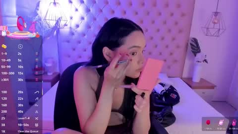 Snapshot of victoria_kitt chatting on 9, 10, 2025 victoria_kitt online show from 9, 10, 2025