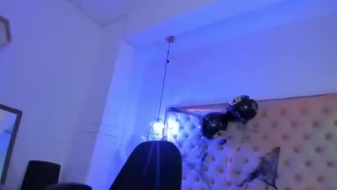 Snapshot of victoria_kitt chatting on 18, 10, 2025 victoria_kitt online show from 18, 10, 2025
