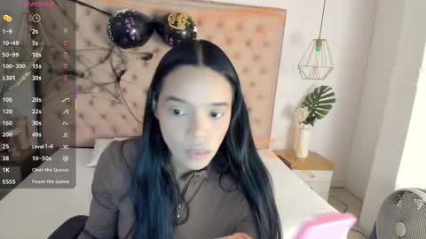 Snapshot of victoria_kitt chatting on 20, 10, 2025 victoria_kitt online show from 20, 10, 2025