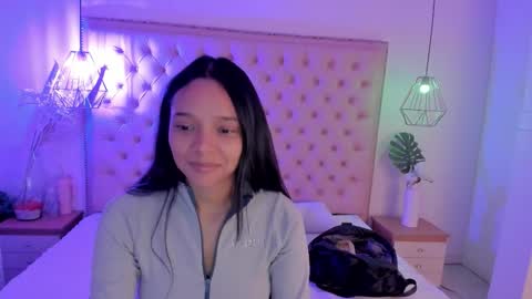 Snapshot of victoria_kitt chatting on 8, 11, 2025 victoria_kitt online show from 8, 11, 2025