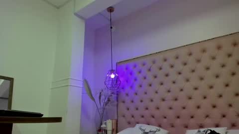 Snapshot of victoria_kitt chatting on 25, 11, 2025 victoria_kitt online show from 25, 11, 2025