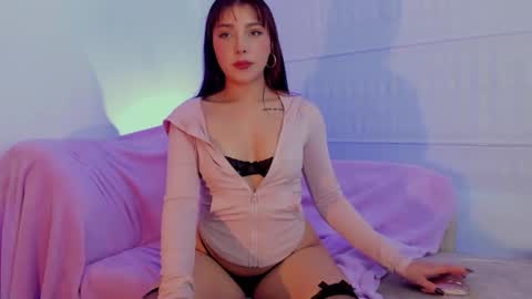 Victoria Laurent online show from 15, 12, 2025