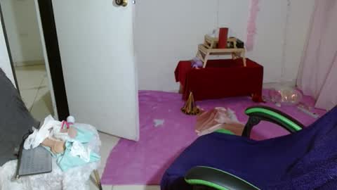 VICKY online show from 5, 4, 2026