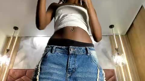 Snapshot of victoria_noir_18 chatting on 25, 6, 2026 Vicky online show from 25, 6, 2026