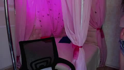 Victoria  online show from 22, 3, 2026