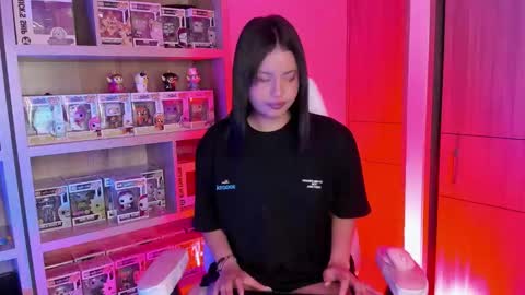 Victoria online show from 30, 11, 2025