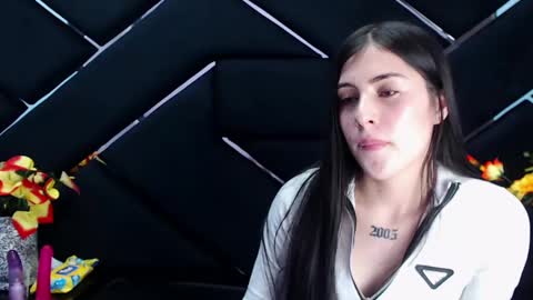 Snapshot of victoria_storm_ chatting on 5, 2, 2025 victoria_storm_ online show from 5, 2, 2025