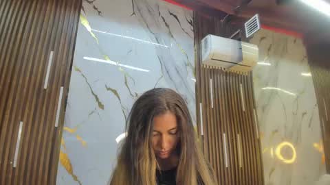 Snapshot of victoriaduarte chatting on 22, 4, 2026 Victoria online show from 22, 4, 2026